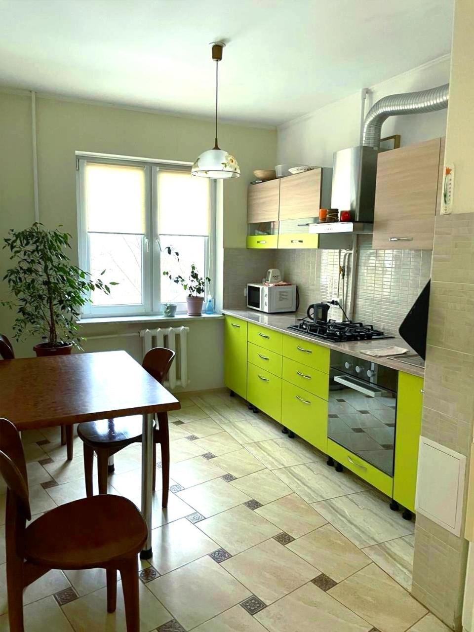 Автовокзал Apartment Rivne Exterior foto