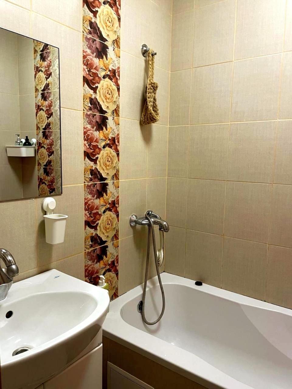 Автовокзал Apartment Rivne Exterior foto